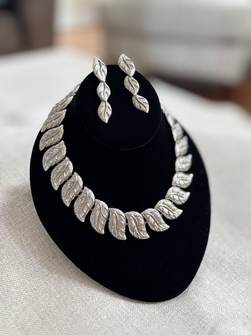 Fifth Avenue Collection Silver Leaf Necklace & Earrings Set Vintage Jewelry